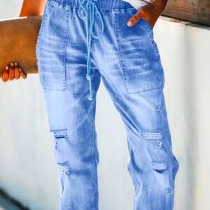 NWOT DRAWSTRING RIPPED JEANS